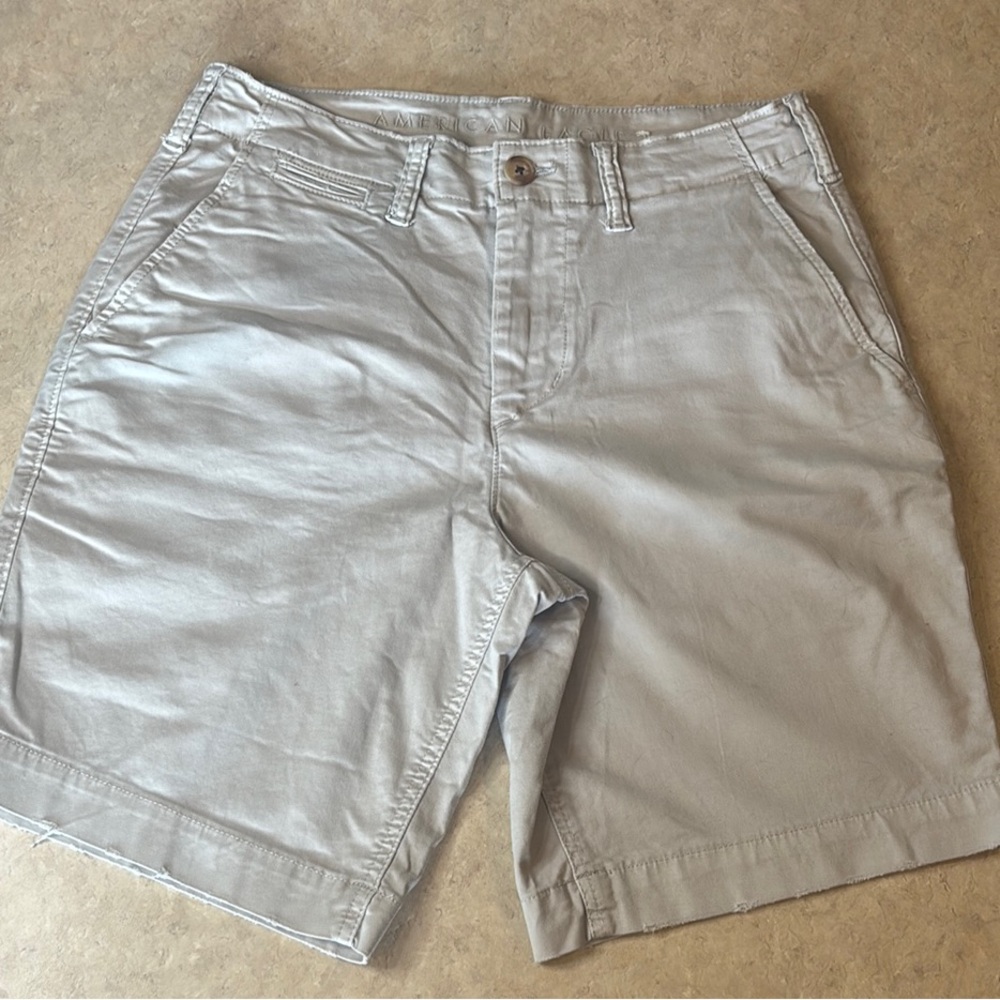 American Eagle Men’s Flex Khaki Shorts- size 29